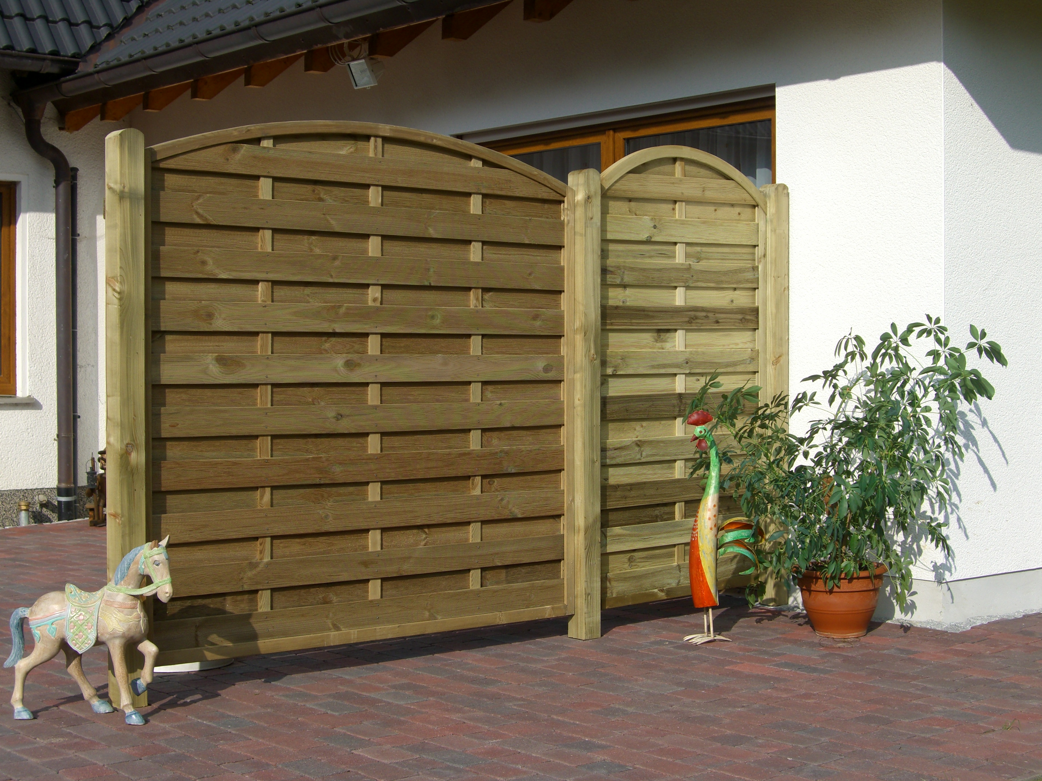 Exklusiv-Dichtzaun mit Oberbogen