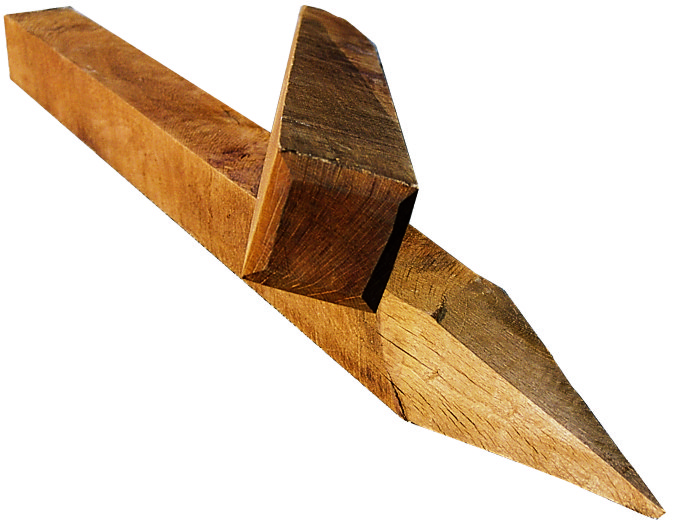 Kantholz Eiche gespitzt Ein Kantholz aus Eiche gespitzt